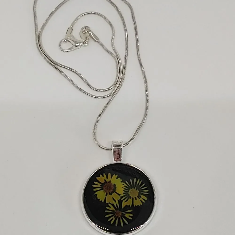 Necklace Silver w/ Yellow Flowers